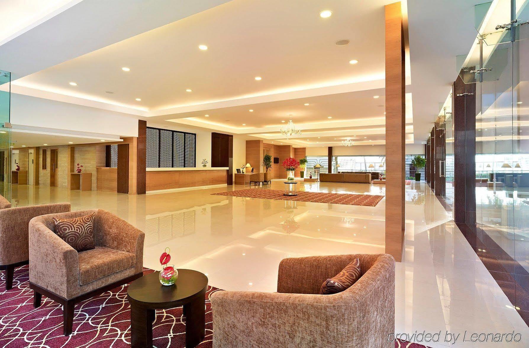 Hotel Naveen Lakeside Hubli Exterior photo